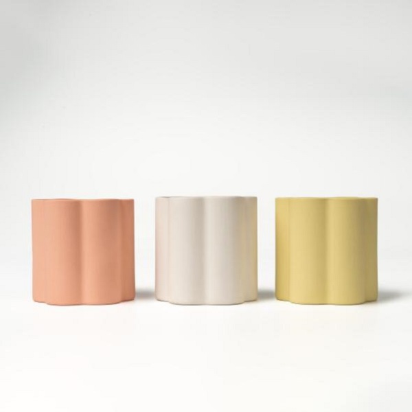 Hľadáte minimalistické vlnité keramické svietniky? Mohla by byť táto neutrálna hromadná súprava vašou ideálnou veľkoobchodnou voľbou?