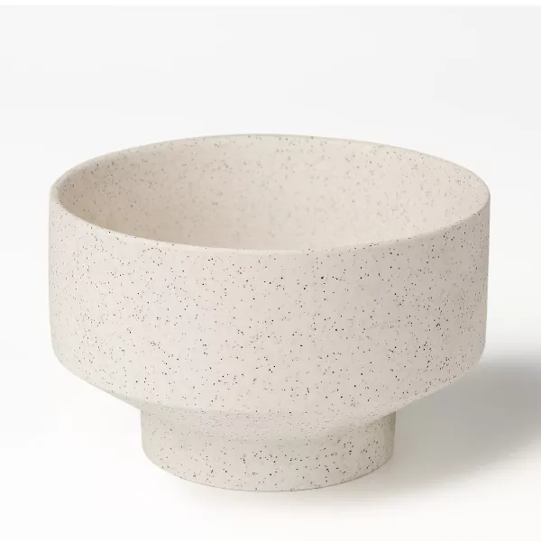 Geometrické keramické svietniky v štýle Wabi-sabi